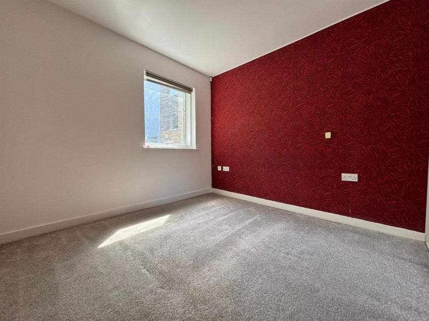 Flat Kingfisher Meadow in Maidstone