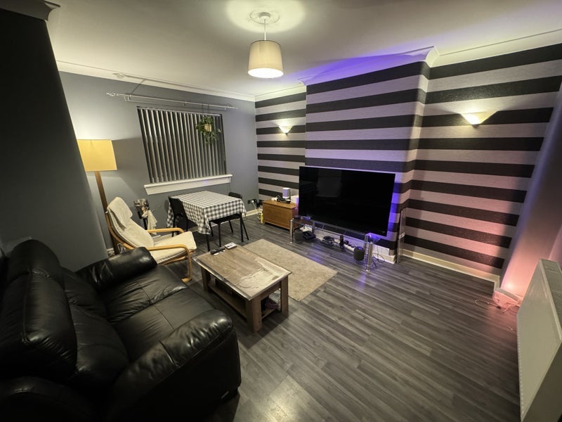 Room Shieldhall Road in Glasgow