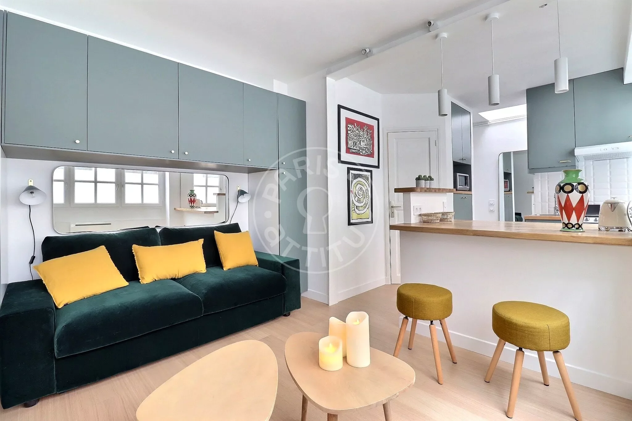 Flat Quai Anatole France in Paris