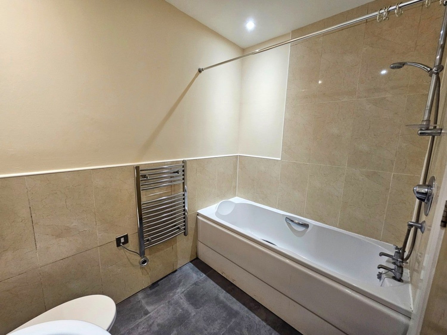 Flat Grasleigh Way in Bradford