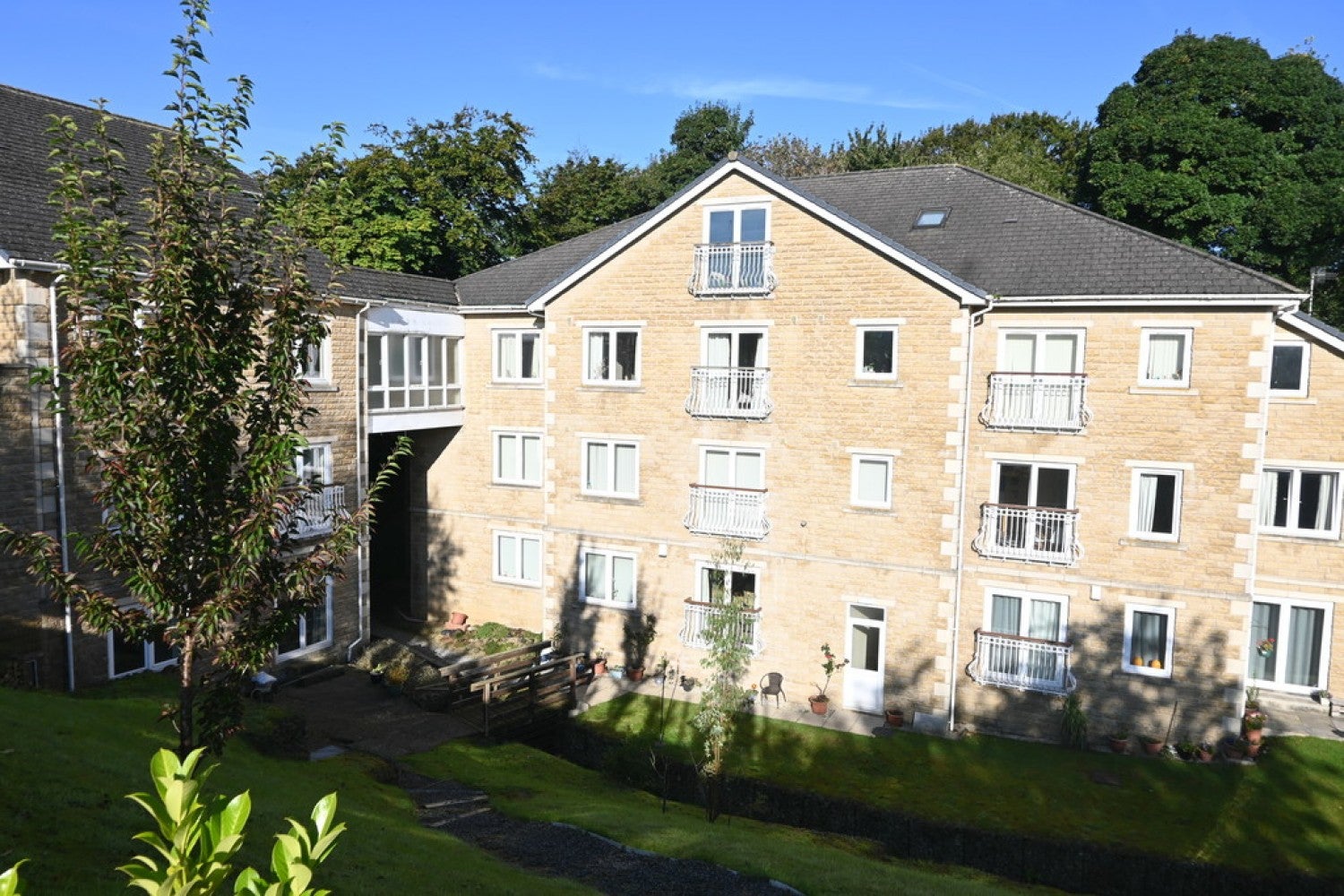 Flat Grasleigh Way in Bradford