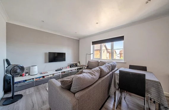 Flat Cameron Square in Greater London