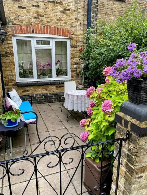 Room Bradshaw Close in Greater London