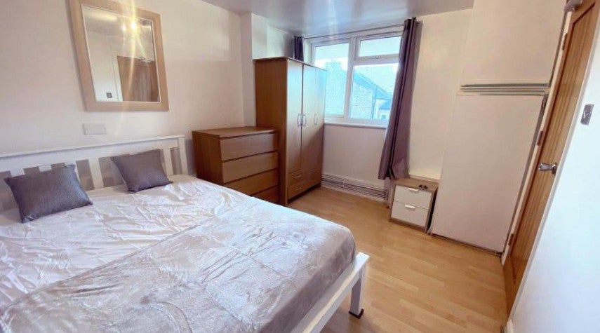 Room Bemish Road in Greater London