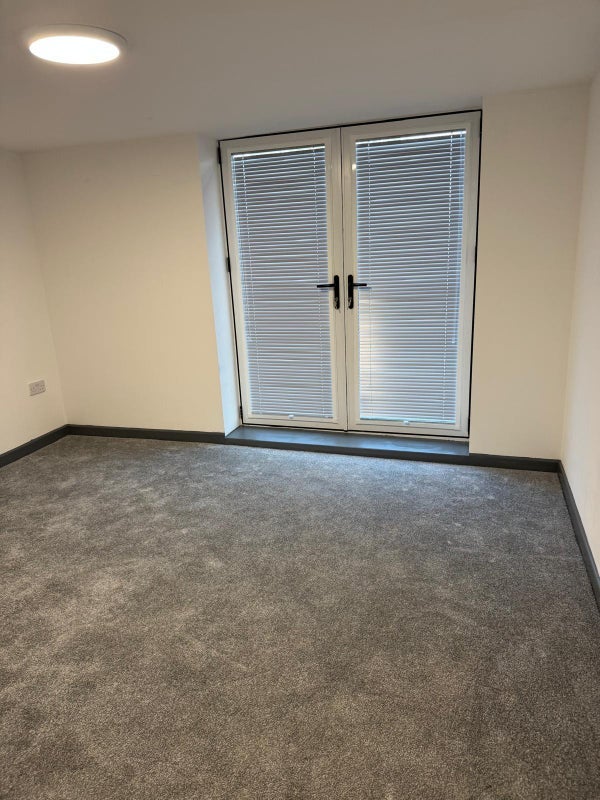 Flat Oldham Road in Failsworth