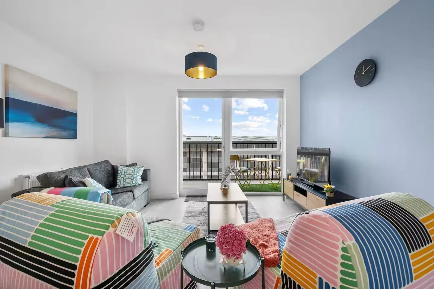 Flat Nestle's Avenue in Greater London