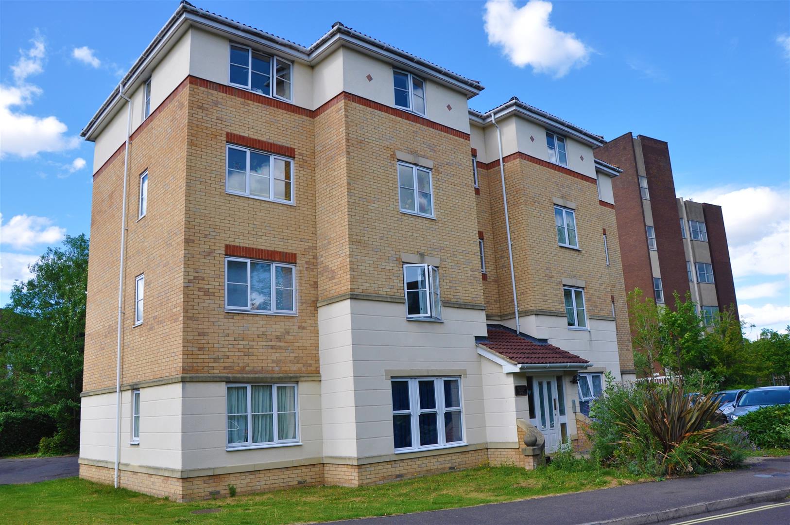 Flat Bentall Place in Test Valley