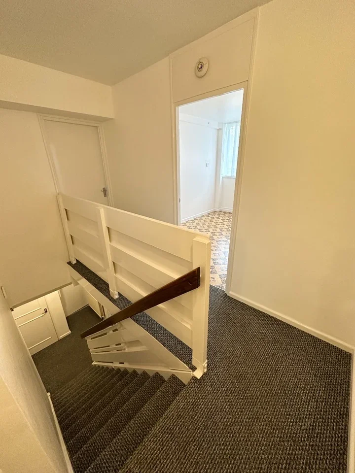 Room Clearwell Drive in City of Westminster