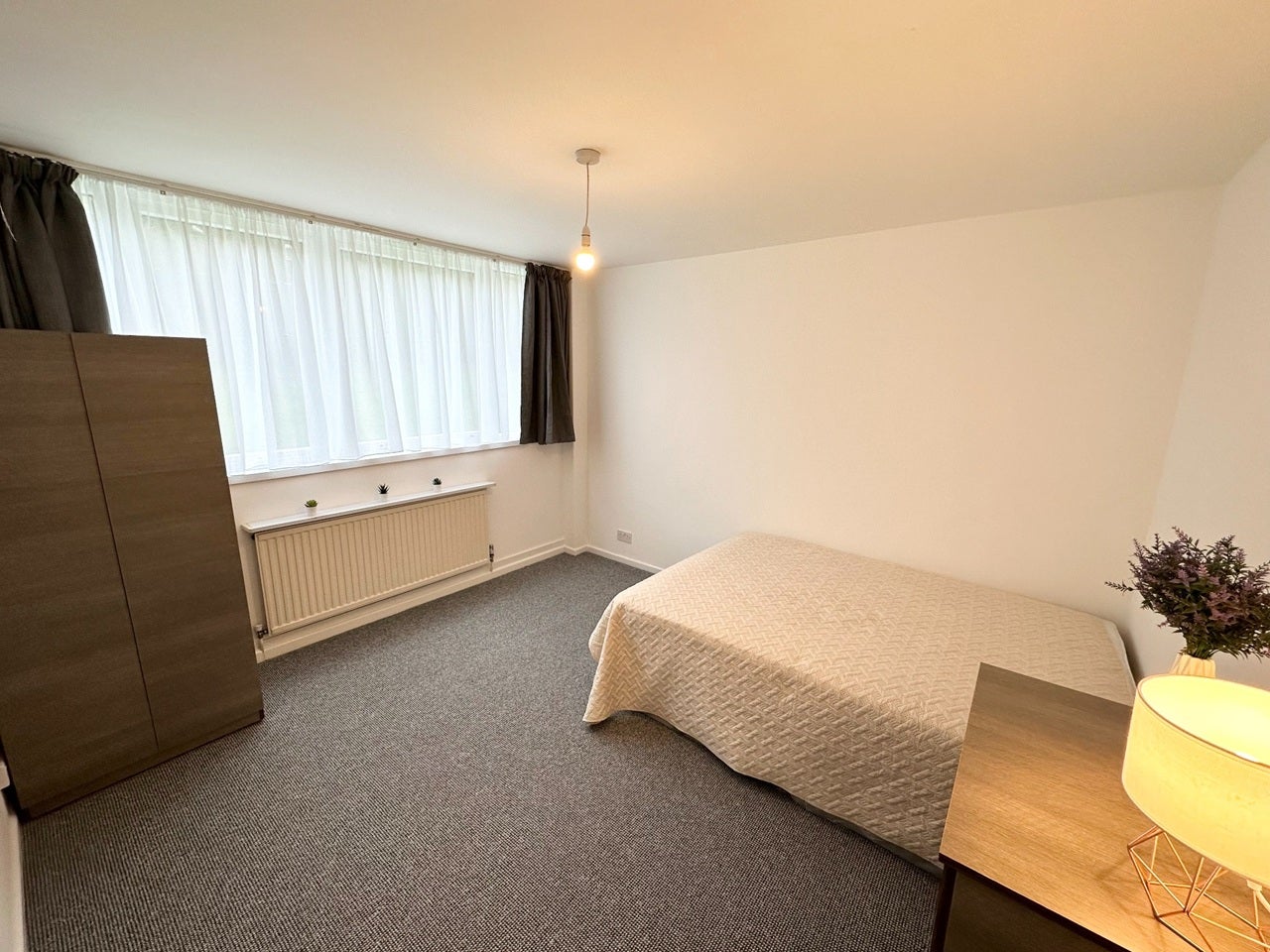 Room Clearwell Drive in City of Westminster