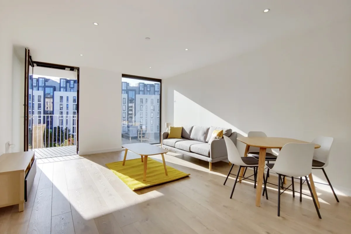 Flat Forrester Way in Greater London
