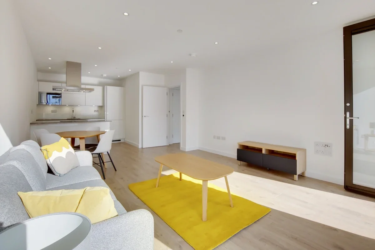 Flat Forrester Way in Greater London