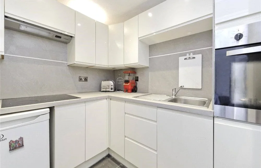 Flat Devonshire Street in City of Westminster