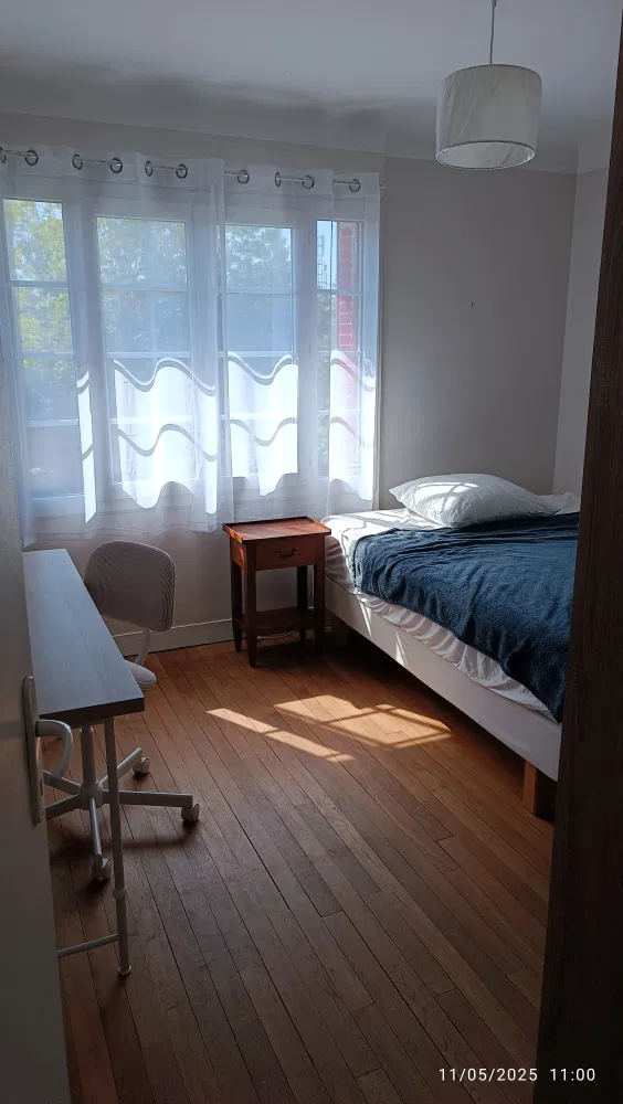 Room Rue de la Pâture in Carrières-sur-Seine