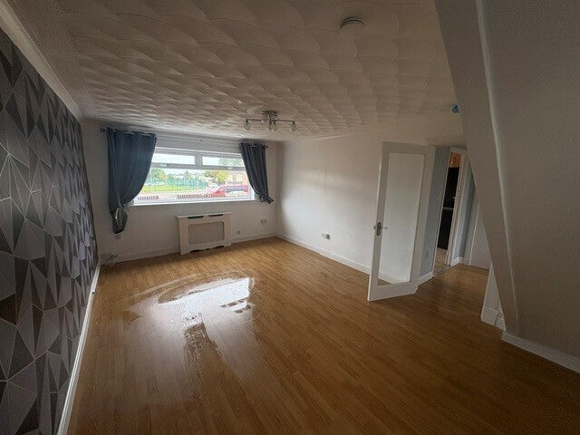 Flat Glen Drive in Holytown