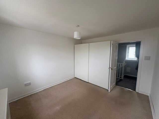 Flat Glen Drive in Holytown