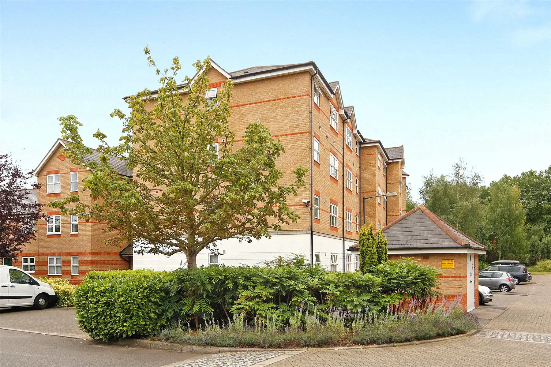 Flat Basevi Way in Greater London