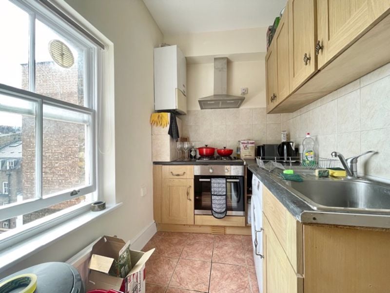 Flat Whitfield Street in Greater London