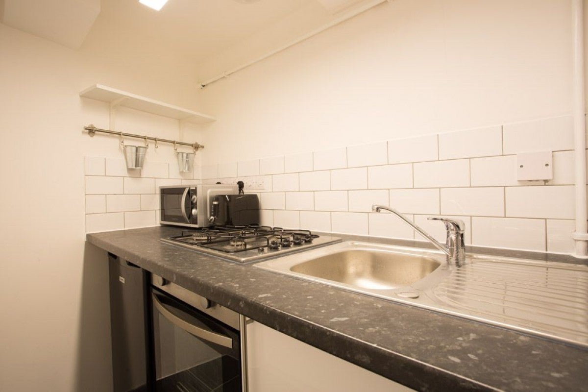 Flat Newington Butts in Greater London