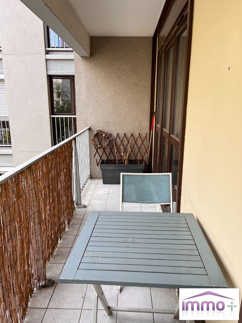 Flat Avenue Jean Lolive in Pantin