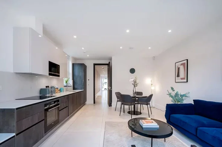 Flat Hungerford Road in Greater London