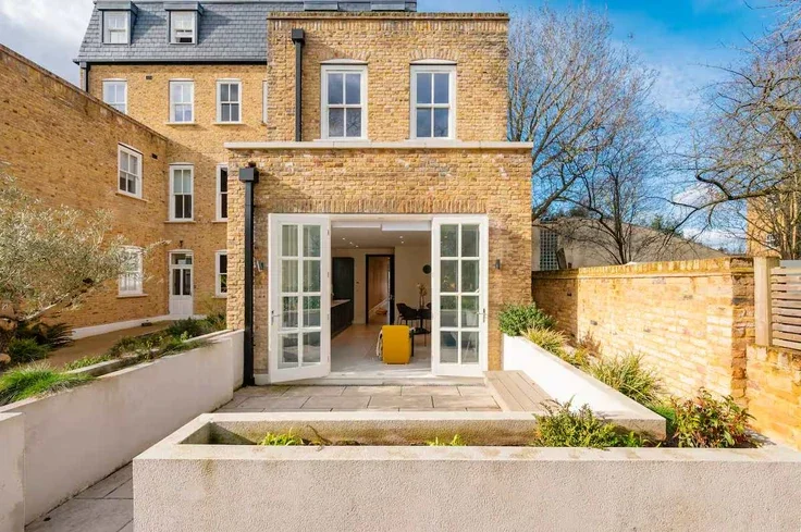 Flat Hungerford Road in Greater London