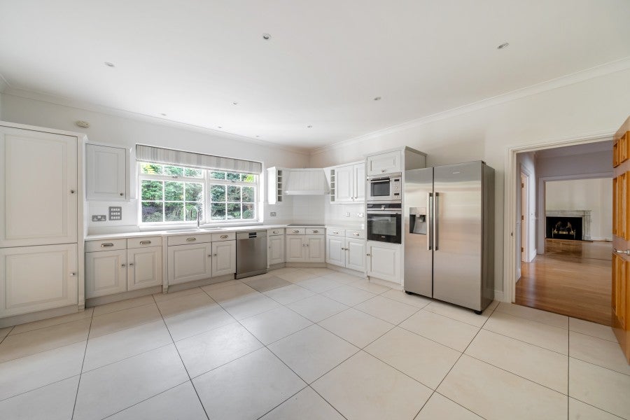 House Cavendish Road in Elmbridge