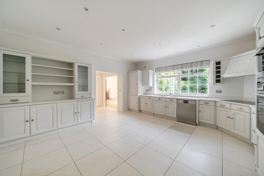 House Cavendish Road in Elmbridge