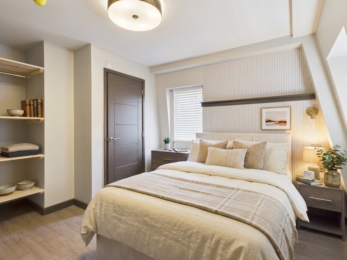Room Clarence Street in Gloucester