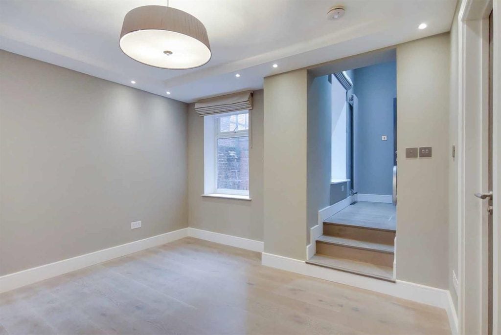 Flat Fitzjohn's Avenue in Greater London