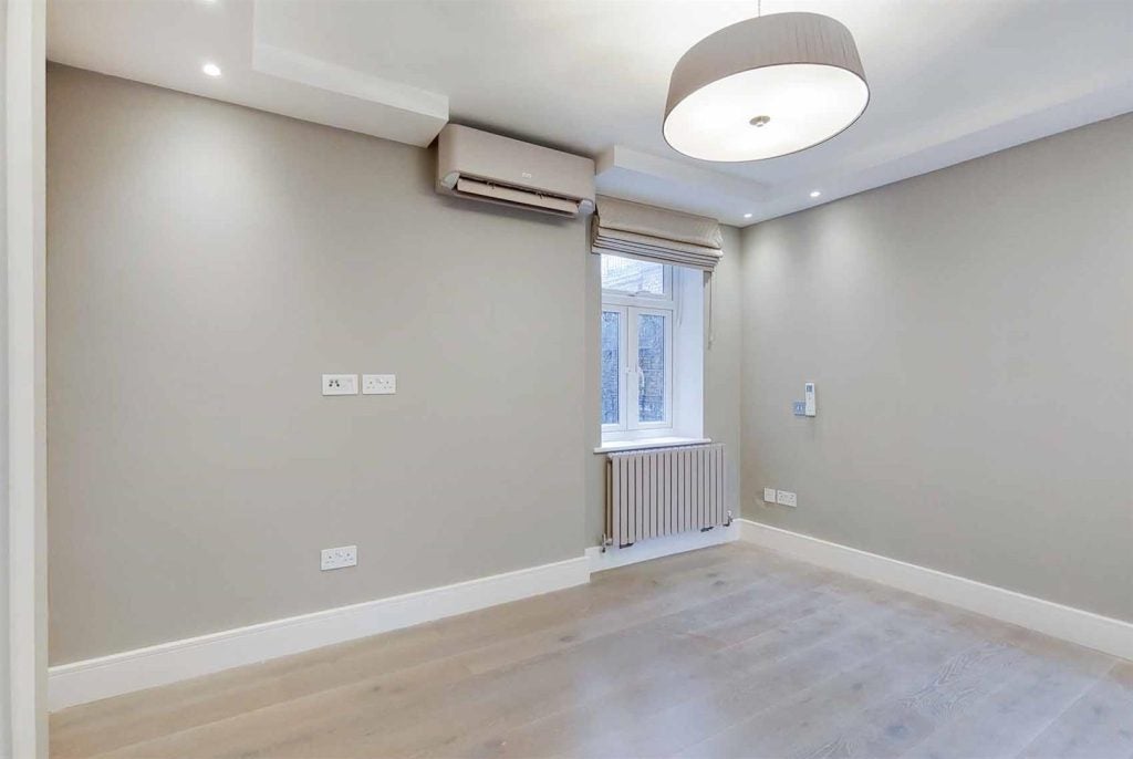 Flat Fitzjohn's Avenue in Greater London