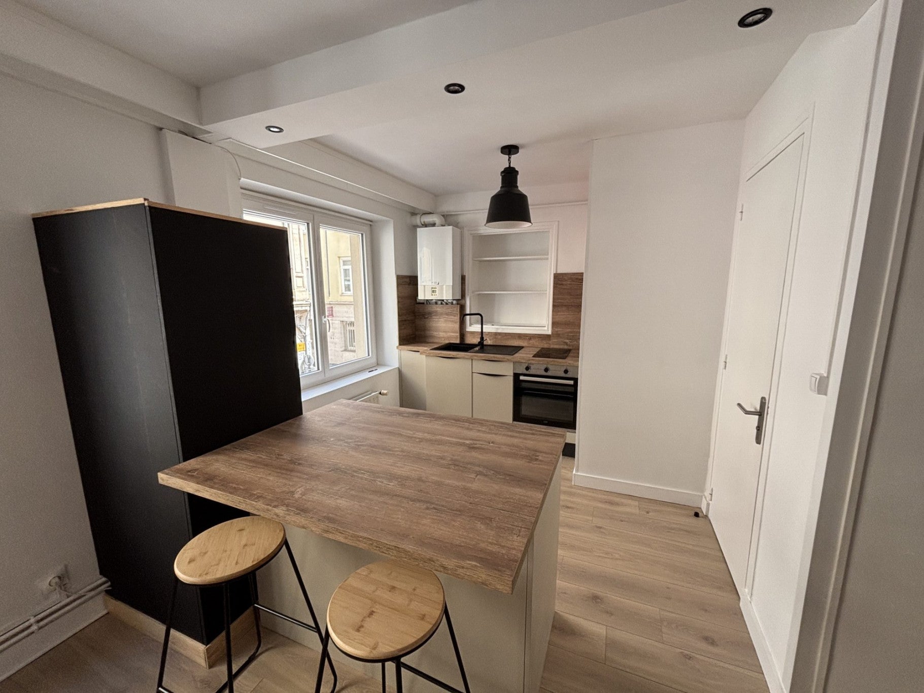 Flat Place Jean Jaurès in Saint-Étienne