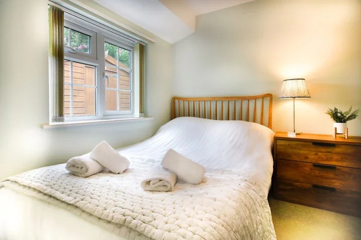 Room Hills Road in Cambridge