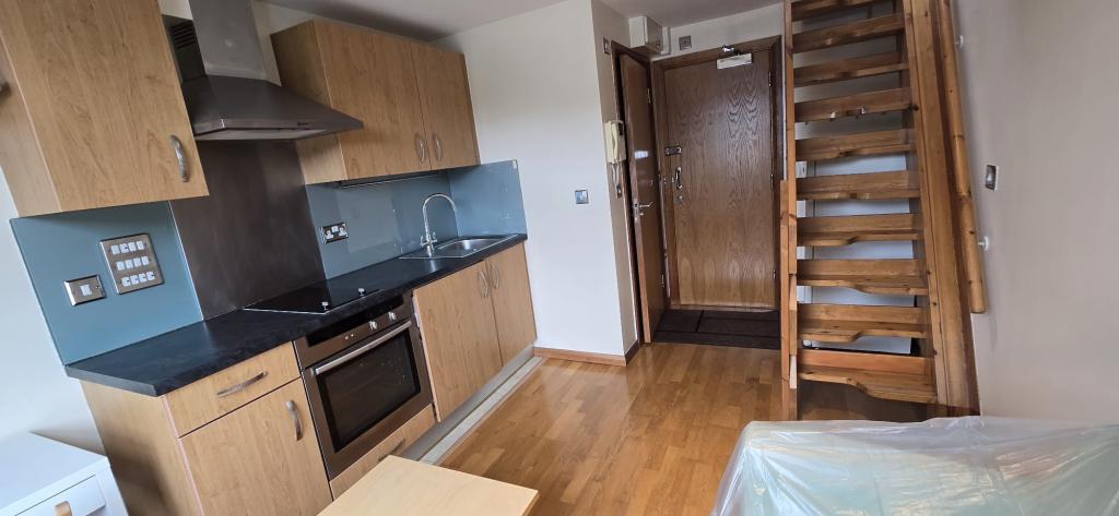 Flat Foulden Road in London