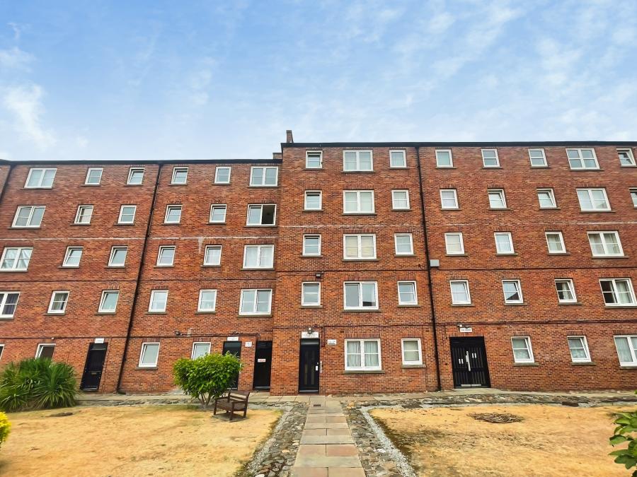 Flat Clarence Street in Hull