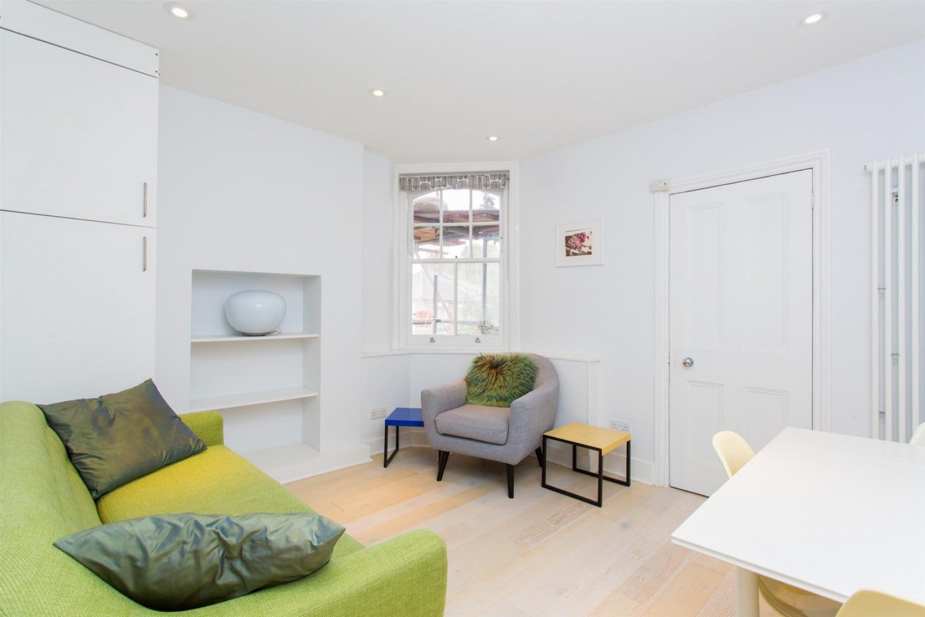 Flat Queen's Club Gardens in Greater London