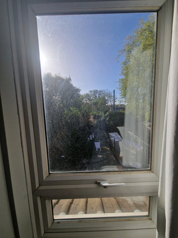 Room Tennyson Road in Greater London