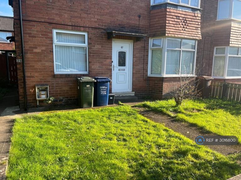 Flat Angerton Gardens in Newcastle upon Tyne