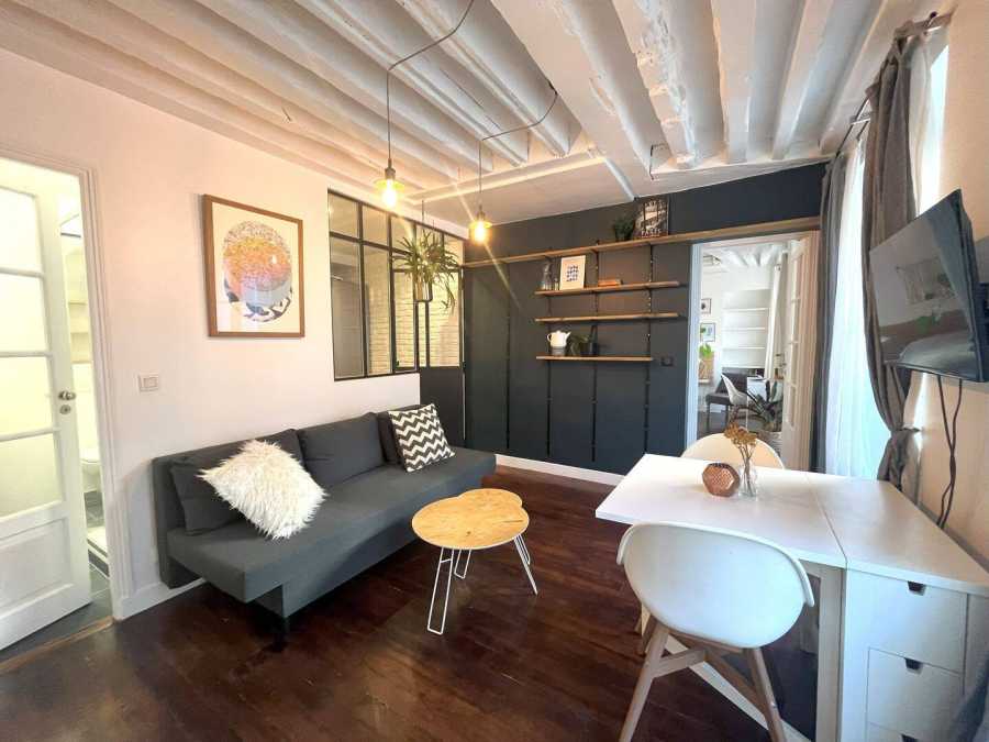 Flat Rue Mandar in Paris