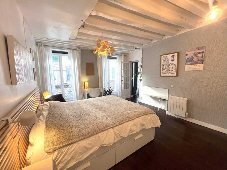 Flat Rue Mandar in Paris