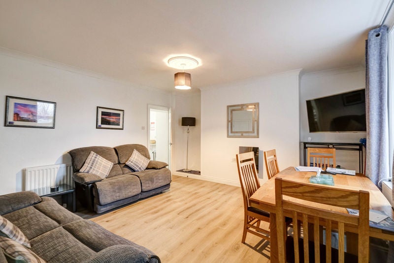 Flat Gloster Park in Amble By the Sea