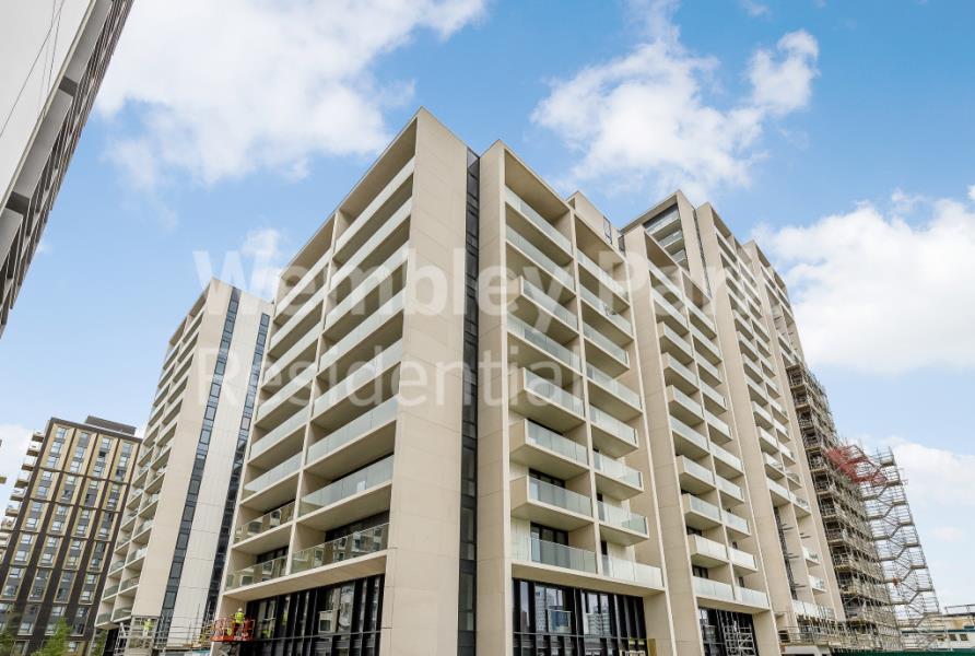 Flat Elvin Gardens in London
