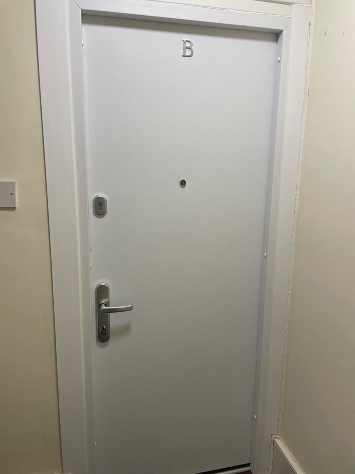 Flat Sarsfeld Road in Greater London