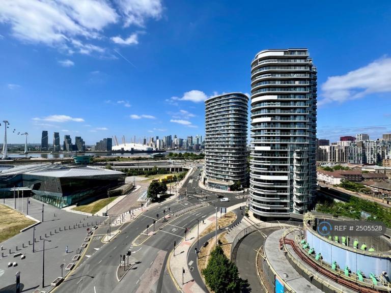 Flat Western Gateway in Greater London