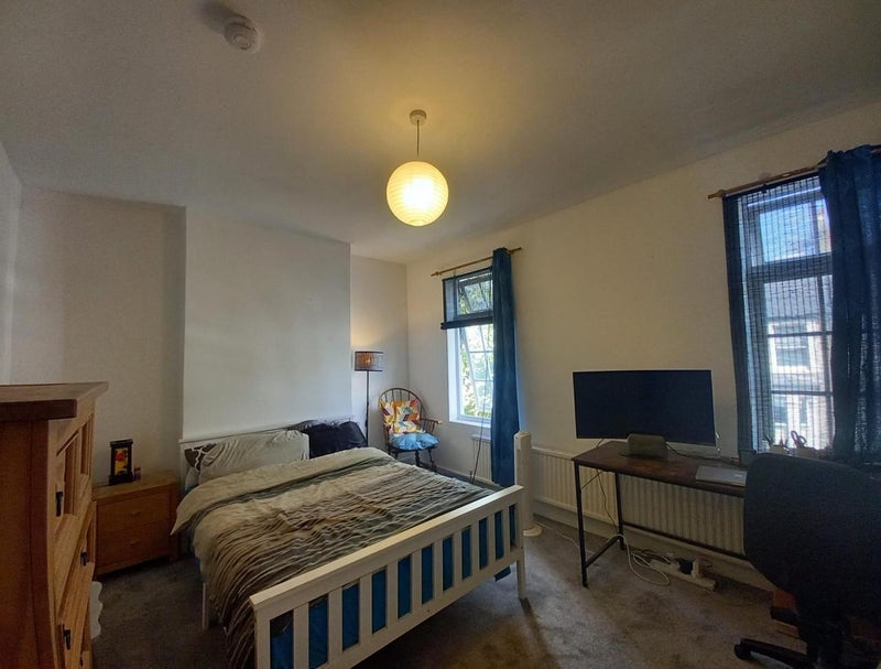 Room Burnthwaite Road in Greater London