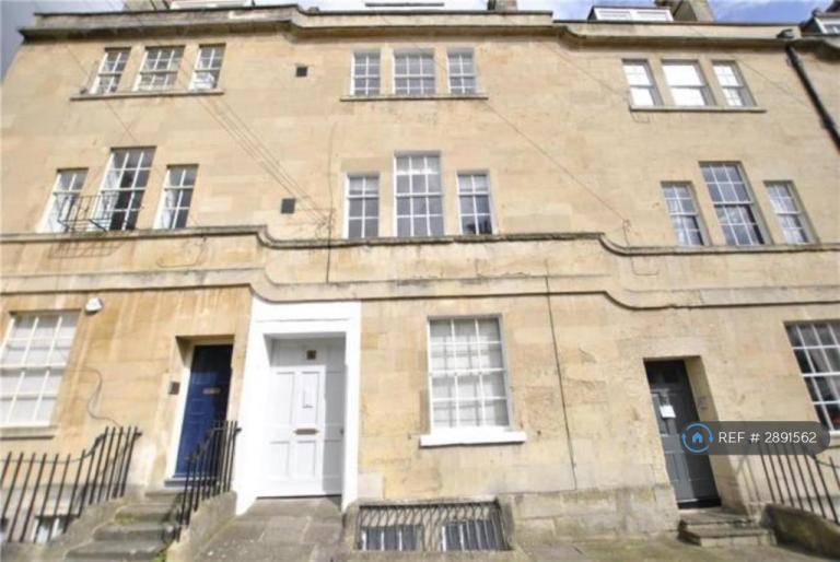Flat Barton Buildings in Bath