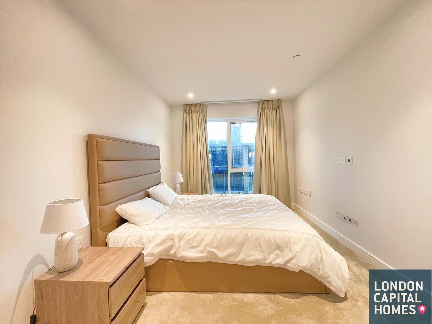 Flat Lockgate Close in London