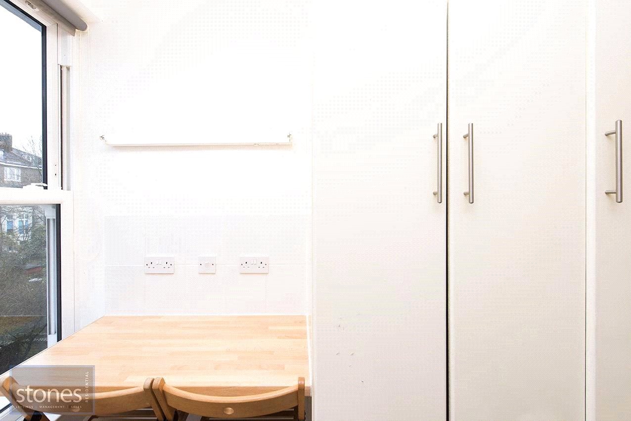 Flat Belsize Square in Greater London