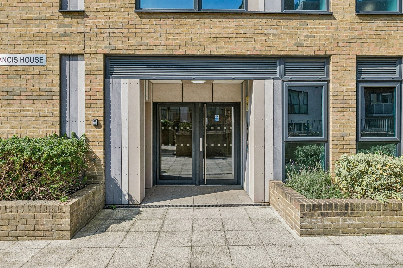 Flat Eltringham Street in Greater London