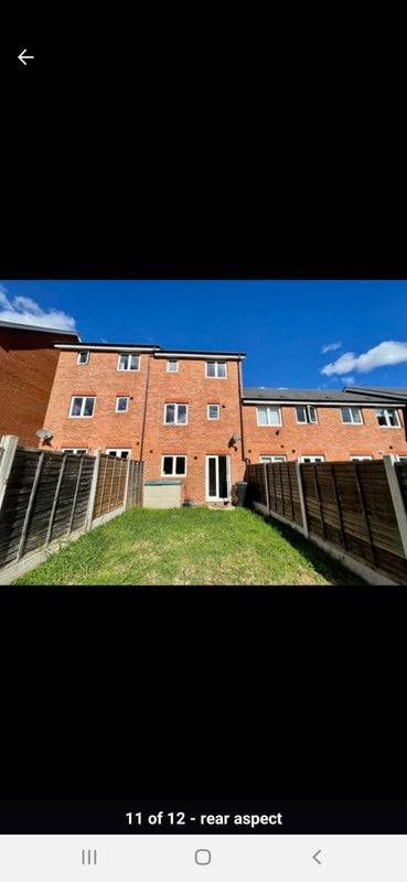 Room Canal Court in Birmingham