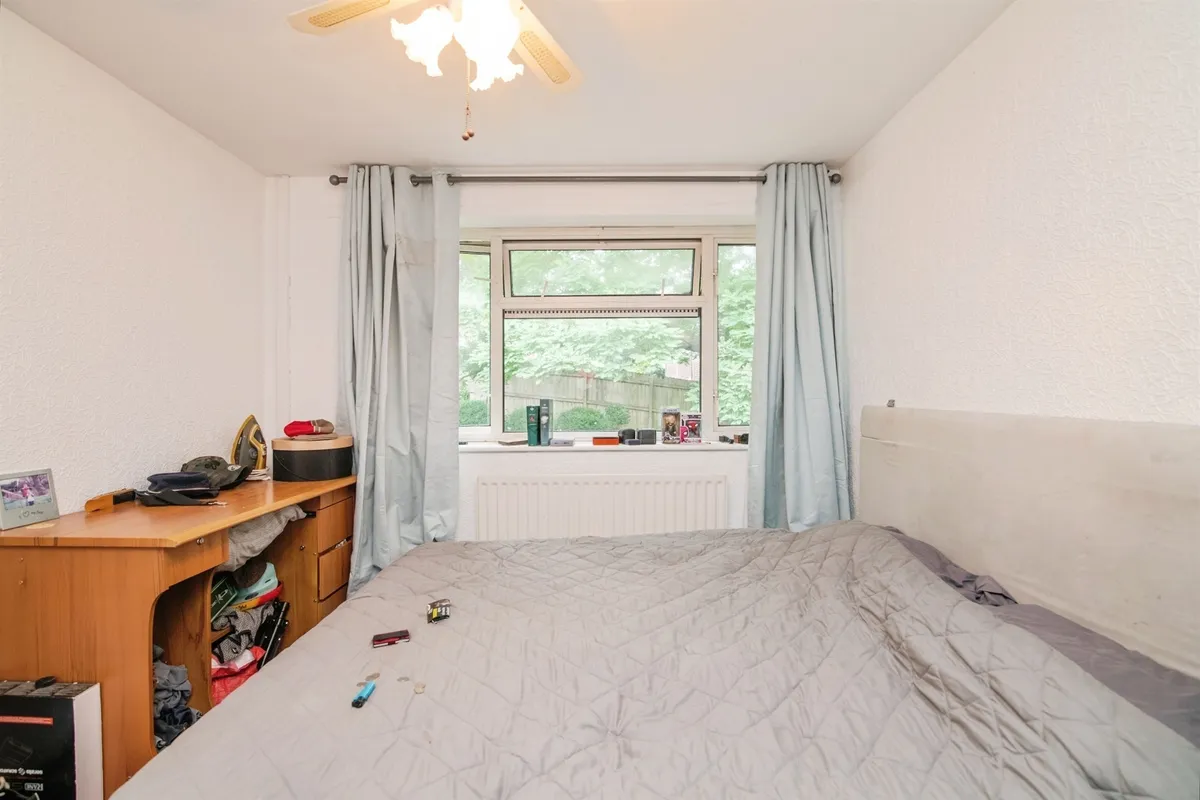House Sunbury Close in Coseley